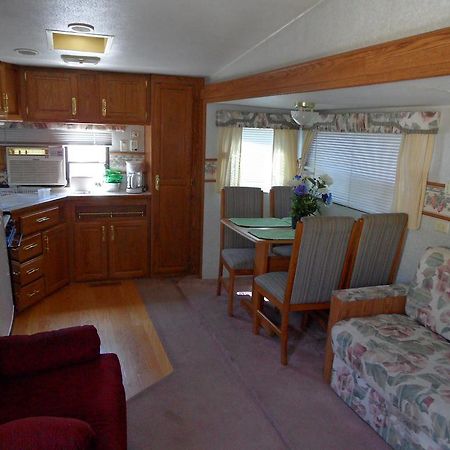 Pahrump Rv Park & Lodging Room photo